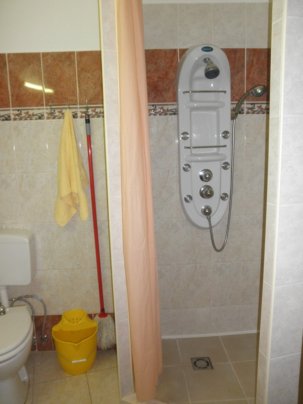 Gyula szállás 15 fürdőszoba